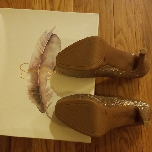 Jessica Simpson "Bette" platform high heel. Prom. 6.5M, Gold. Excellent condit… - Picture 5 of 10